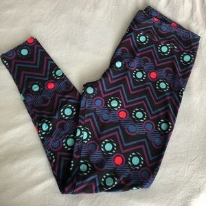 🔥HOT PRICE🔥 Lularoe Tall&Curvy leggings